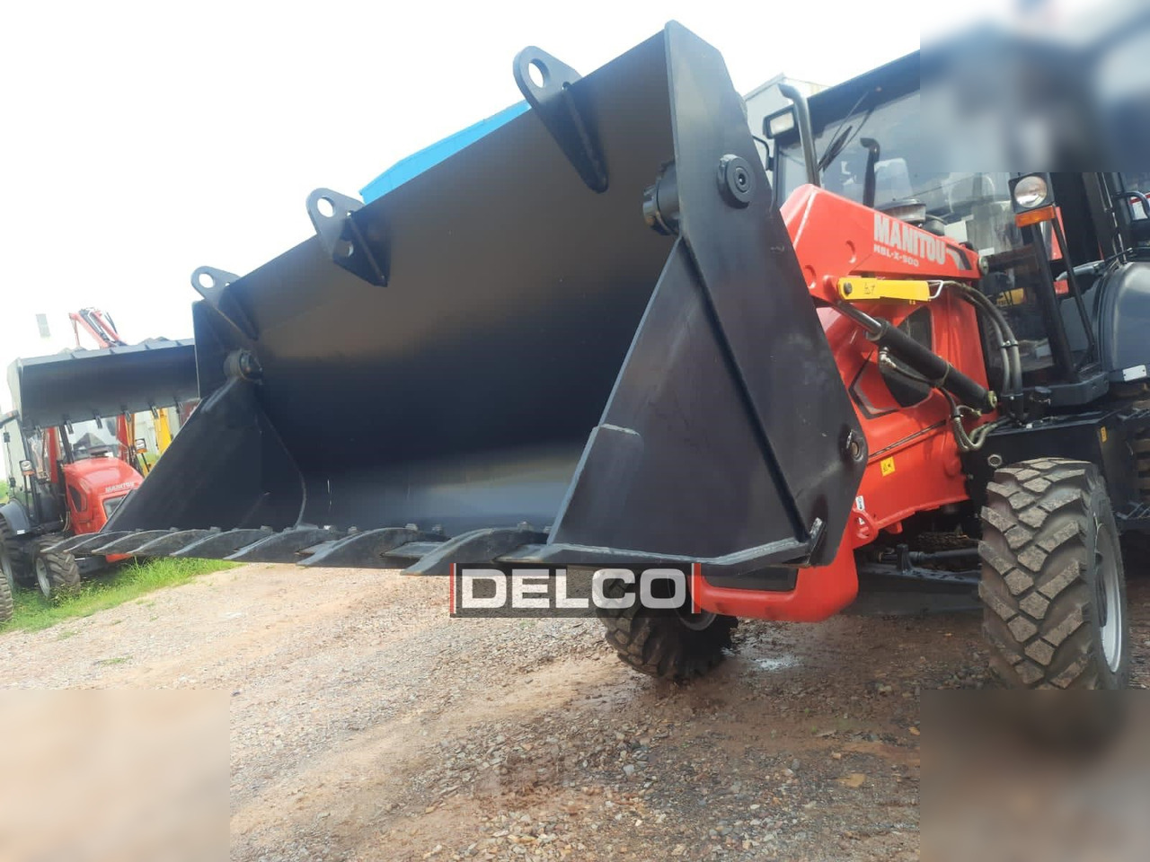 MANITOU MBLX900 - Ekskavators-iekrāvējs: foto 4 MANITOU MBLX900 - Ekskavators-iekrāvējs: foto 4