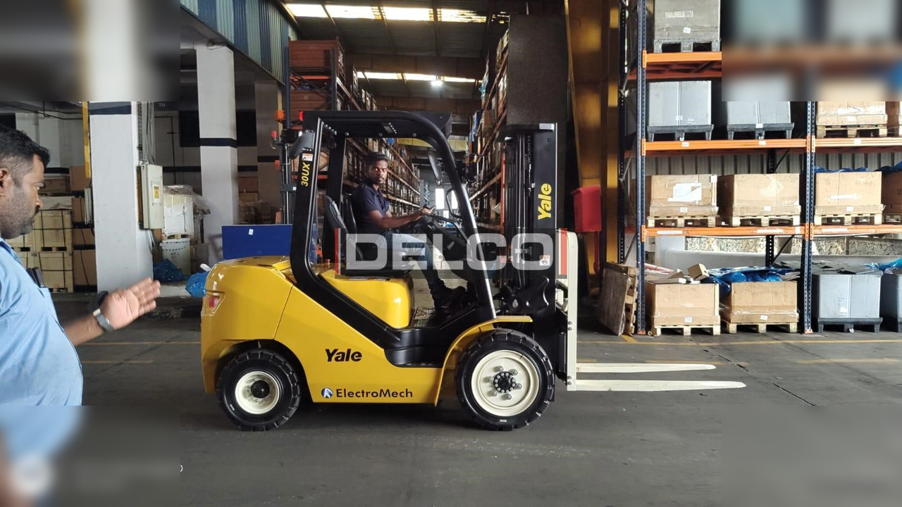 YALE GP30UX - Autokrāvējs: foto 1 YALE GP30UX - Autokrāvējs: foto 1