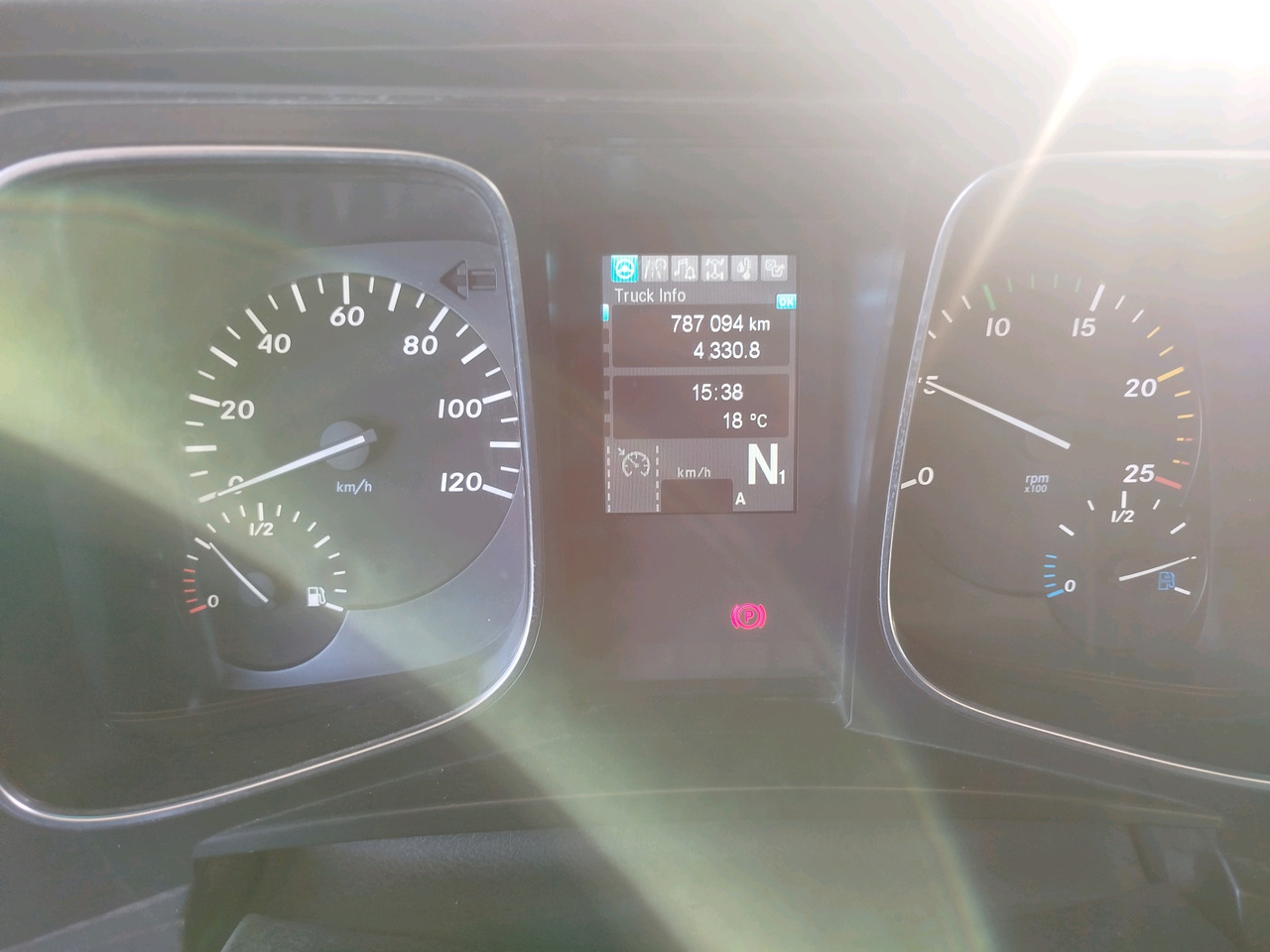 Mercedes Actros 1848 - Vilcējs: foto 2 Mercedes Actros 1848 - Vilcējs: foto 2