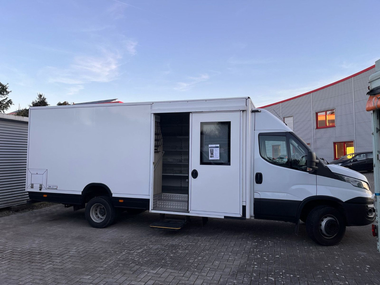 Iveco Daily SB Mobil - Tirdzniecības kravas automašīna: foto 1 Iveco Daily SB Mobil - Tirdzniecības kravas automašīna: foto 1