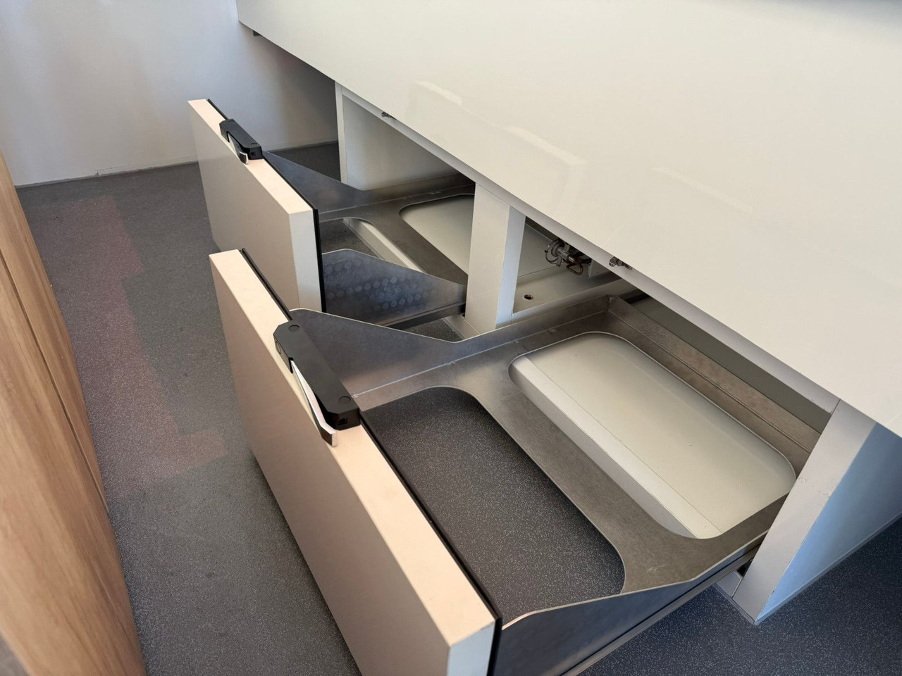 Tirdzniecības kravas automašīna Renault ESSELMANN Verkaufsmobil: foto 7