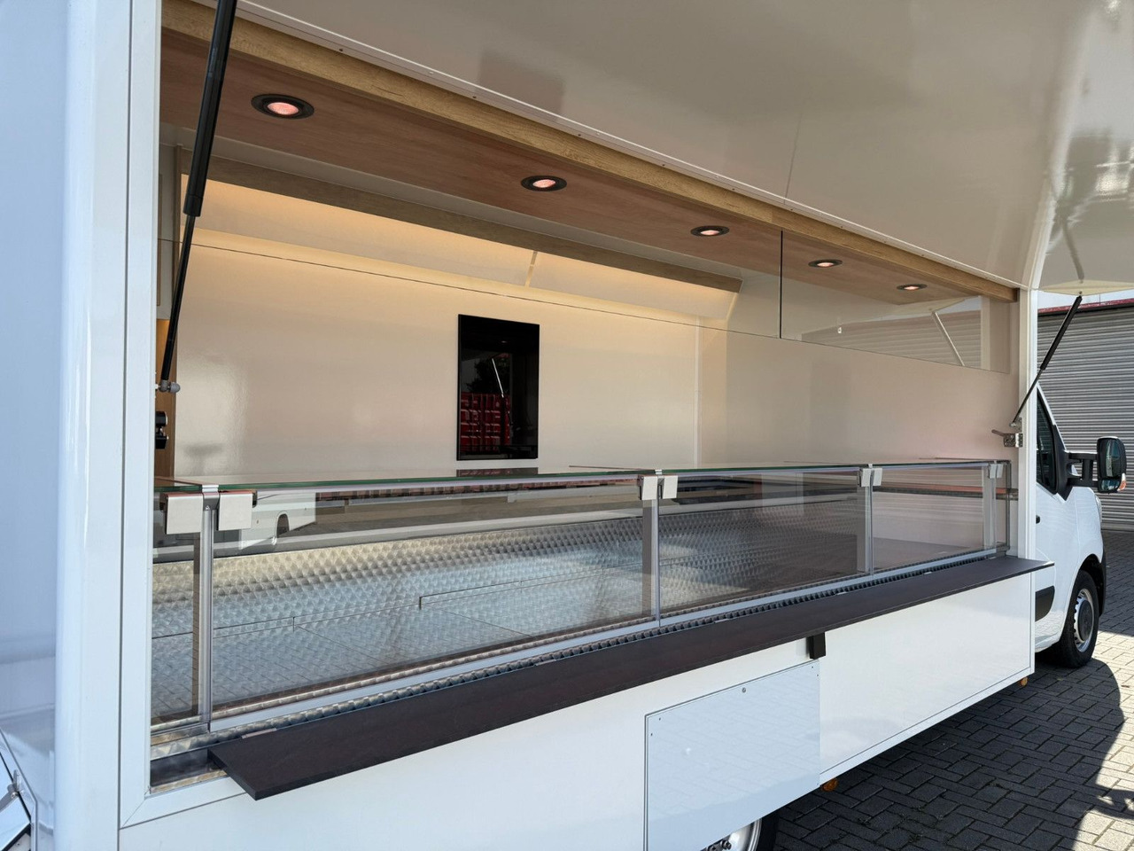 Renault ESSELMANN Verkaufsmobil - Tirdzniecības kravas automašīna: foto 4 Renault ESSELMANN Verkaufsmobil - Tirdzniecības kravas automašīna: foto 4