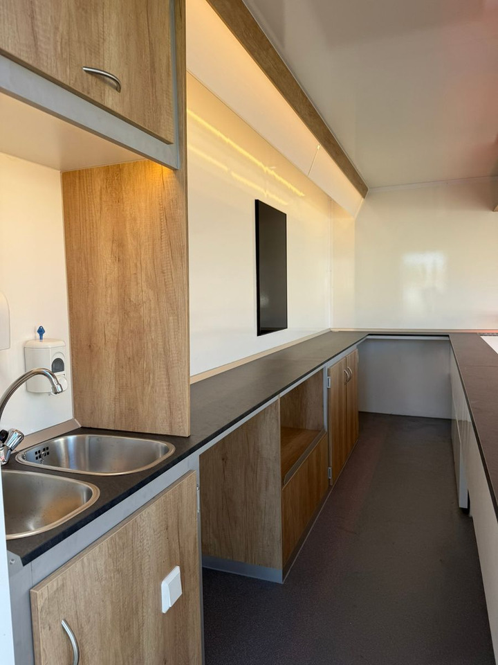 Renault ESSELMANN Verkaufsmobil - Tirdzniecības kravas automašīna: foto 5 Renault ESSELMANN Verkaufsmobil - Tirdzniecības kravas automašīna: foto 5