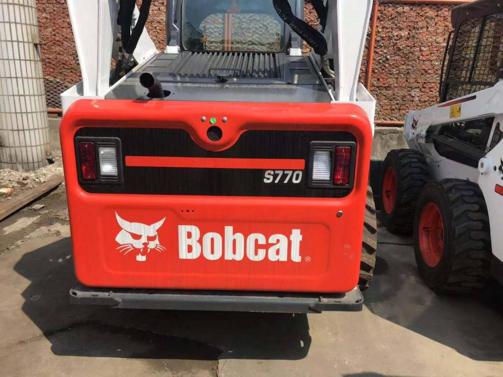 Bobcat 750 - Kompaktiekrāvējs: foto 1 Bobcat 750 - Kompaktiekrāvējs: foto 1