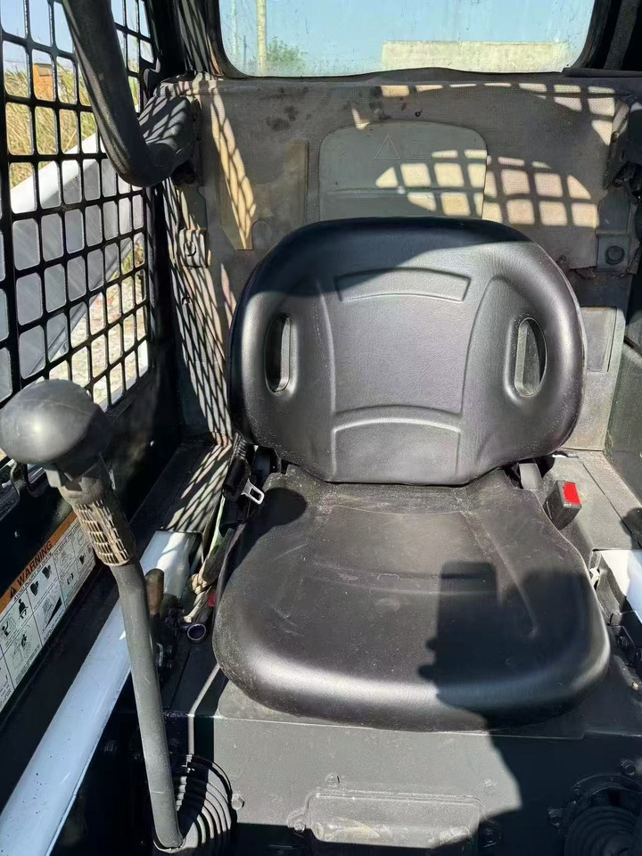 Bobcat S130 - Kompaktiekrāvējs: foto 5 Bobcat S130 - Kompaktiekrāvējs: foto 5