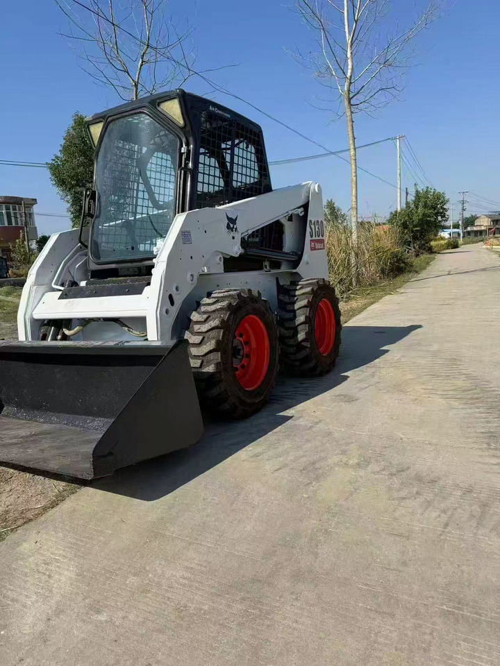 Bobcat S130 - Kompaktiekrāvējs: foto 4 Bobcat S130 - Kompaktiekrāvējs: foto 4