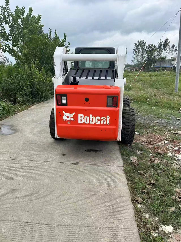 Bobcat S300 - Kompaktiekrāvējs: foto 5 Bobcat S300 - Kompaktiekrāvējs: foto 5