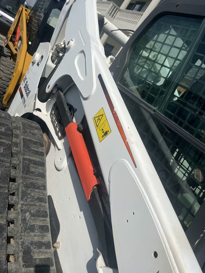 Bobcat T770 - Kompaktiekrāvējs: foto 2 Bobcat T770 - Kompaktiekrāvējs: foto 2