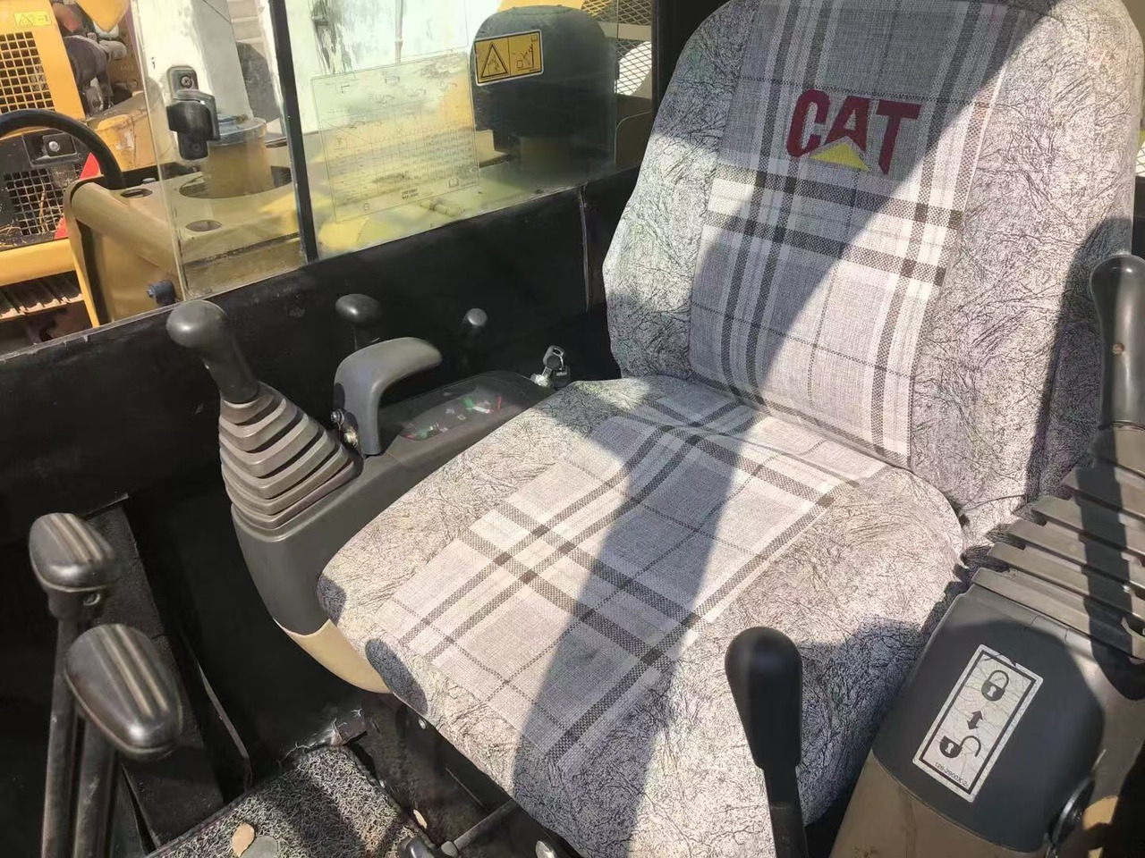 CAT 306D - Kāpurķēžu ekskavators: foto 3 CAT 306D - Kāpurķēžu ekskavators: foto 3