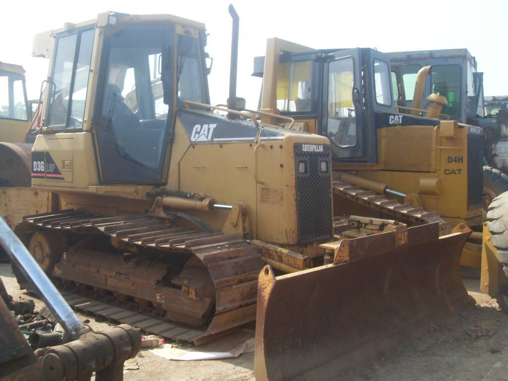 CAT D 3 G LGP - Buldozers: foto 1 CAT D 3 G LGP - Buldozers: foto 1