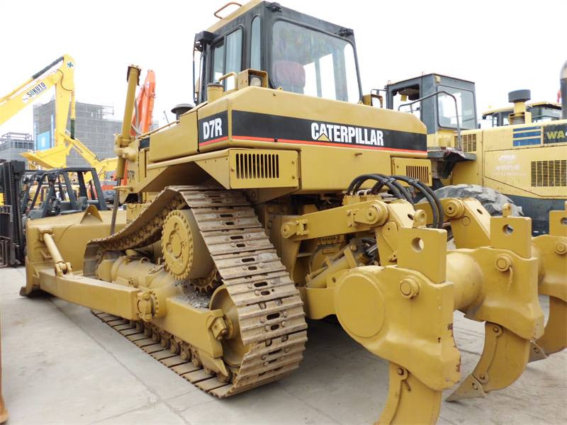 CAT D7R - Buldozers: foto 1 CAT D7R - Buldozers: foto 1
