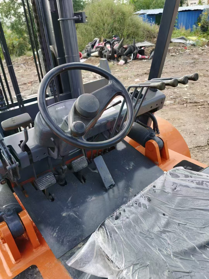 Dīzeļiekrāvējs HeLi: foto 6