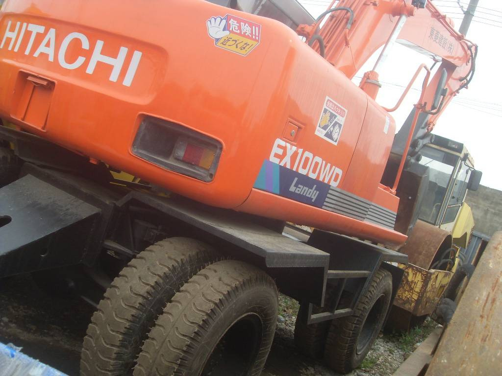 Hitachi EX100WD-3 - Riteņu ekskavators: foto 1 Hitachi EX100WD-3 - Riteņu ekskavators: foto 1