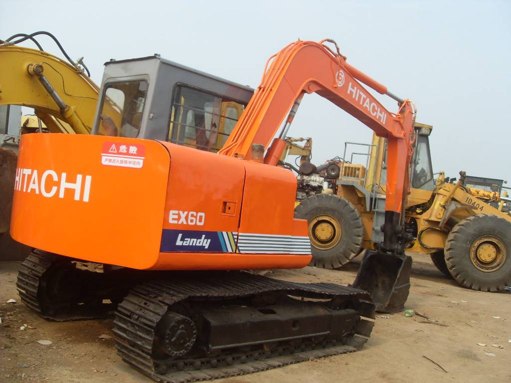 Hitachi EX60 - Mini-ekskavators: foto 1 Hitachi EX60 - Mini-ekskavators: foto 1