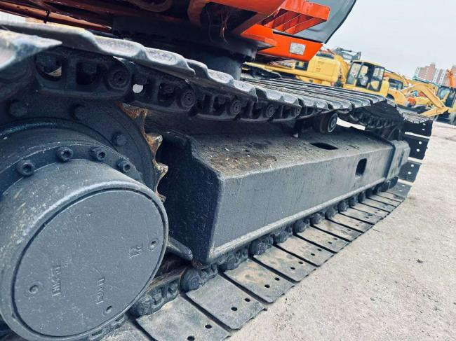 Hitachi EX60 - Kāpurķēžu ekskavators: foto 2 Hitachi EX60 - Kāpurķēžu ekskavators: foto 2