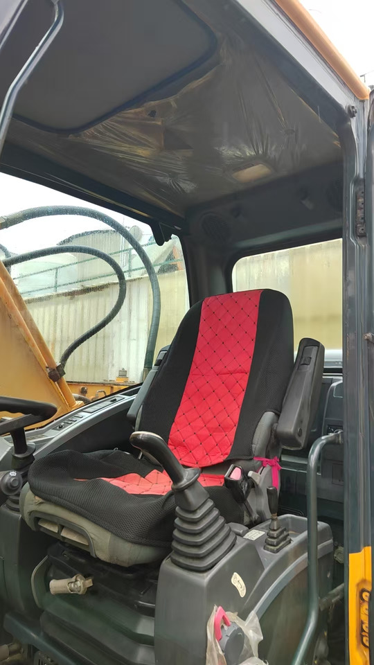 Hyundai 210 - Riteņu ekskavators: foto 5 Hyundai 210 - Riteņu ekskavators: foto 5