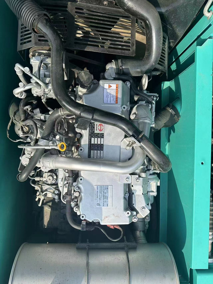 Kobelco SK200D - Kāpurķēžu ekskavators: foto 5 Kobelco SK200D - Kāpurķēžu ekskavators: foto 5