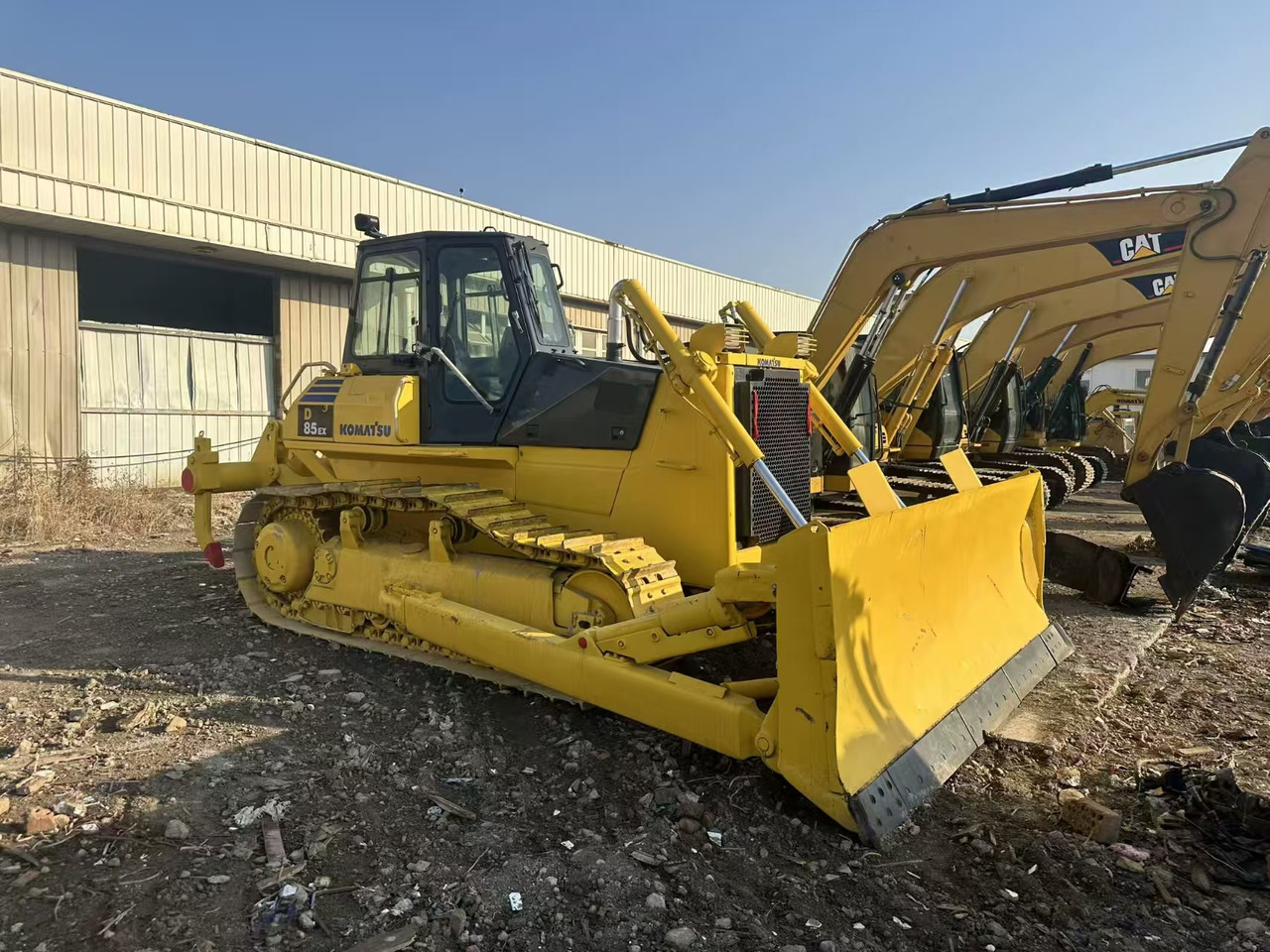 Komatsu D85E - Buldozers: foto 4 Komatsu D85E - Buldozers: foto 4