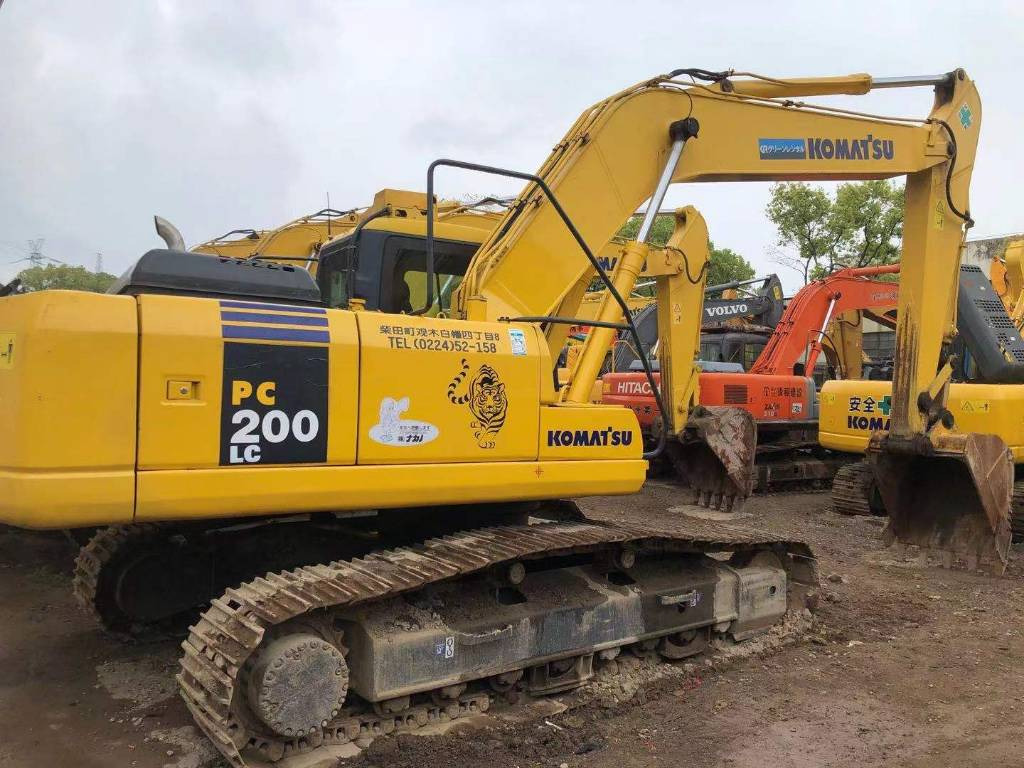 Komatsu PC200LC-7 - Kāpurķēžu ekskavators: foto 1 Komatsu PC200LC-7 - Kāpurķēžu ekskavators: foto 1