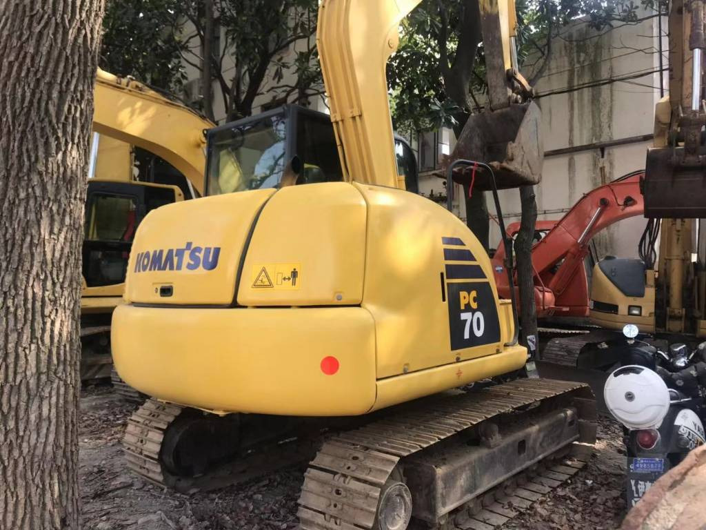 Komatsu PC70-8 - Kāpurķēžu ekskavators: foto 1 Komatsu PC70-8 - Kāpurķēžu ekskavators: foto 1