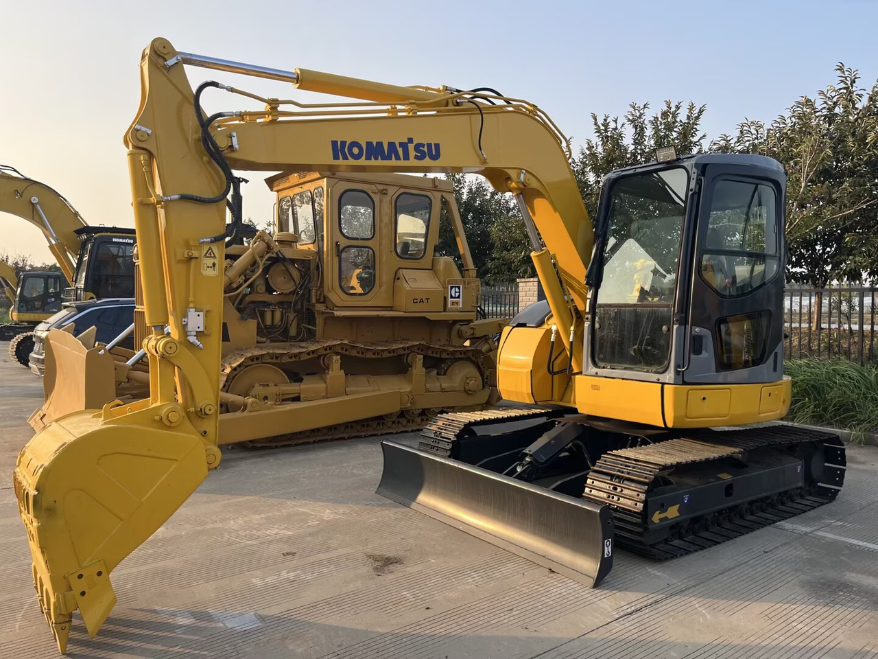 Komatsu pc78 - Ekskavators: foto 1 Komatsu pc78 - Ekskavators: foto 1