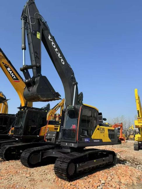 VOLVO EC240 - Kāpurķēžu ekskavators: foto 2 VOLVO EC240 - Kāpurķēžu ekskavators: foto 2