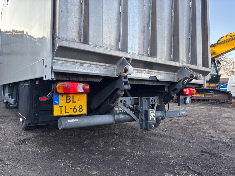 Kravas automašīna dzīvnieku pārvadāšanai DAF LF 45.150 4 paards, laadlift. Horsetruck NL truck: foto 10