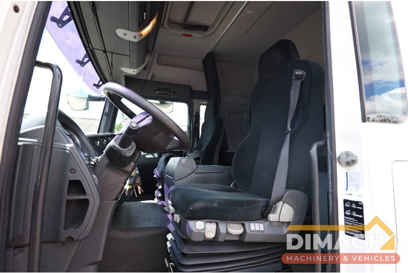 MAN TGM 12.290 wissellaadbak laadklep -loadlift BDF - Kravas automašīna ar slēgto virsbūvi: foto 4 MAN TGM 12.290 wissellaadbak laadklep -loadlift BDF - Kravas automašīna ar slēgto virsbūvi: foto 4