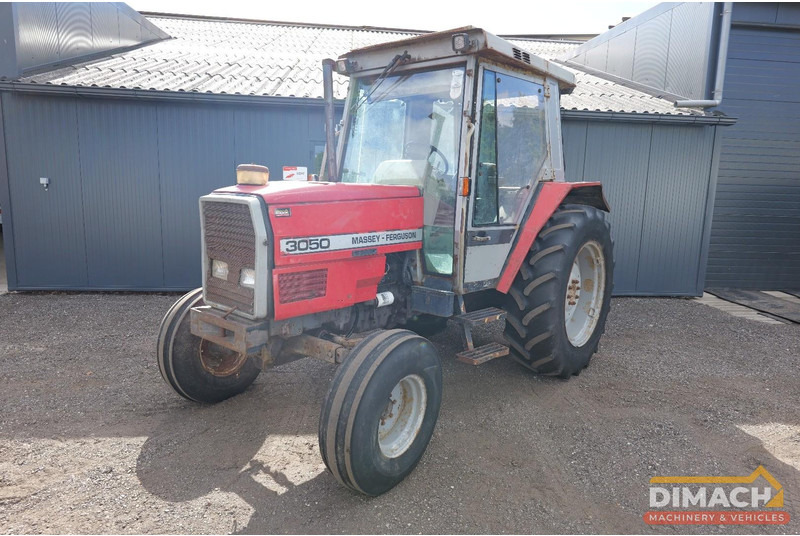 Massey Ferguson 3050 - Traktors: foto 1 Massey Ferguson 3050 - Traktors: foto 1