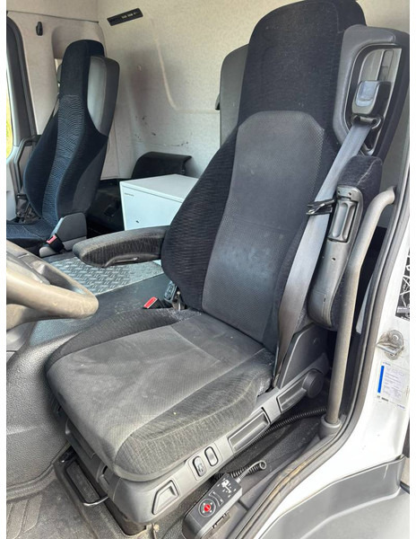 Mercedes-Benz Antos 1833 Euro6 4x2 + anhanger koffer - Kravas automašīna ar slēgto virsbūvi: foto 4 Mercedes-Benz Antos 1833 Euro6 4x2 + anhanger koffer - Kravas automašīna ar slēgto virsbūvi: foto 4