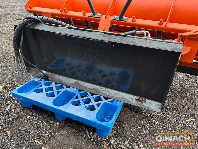 Pronar Snowblade 205 cm Sneeuwschuiver hydraulische draaibaar, met Bobcat opname 205 cm breed - Papildaprīkojums: foto 4 Pronar Snowblade 205 cm Sneeuwschuiver hydraulische draaibaar, met Bobcat opname 205 cm breed - Papildaprīkojums: foto 4