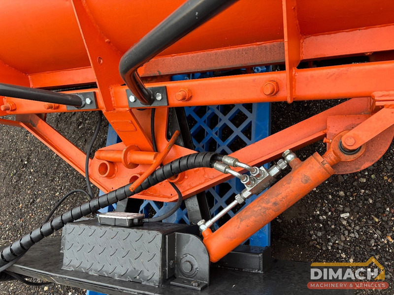 Pronar Snowblade 205 cm Sneeuwschuiver hydraulische draaibaar, met Bobcat opname 205 cm breed - Papildaprīkojums: foto 3 Pronar Snowblade 205 cm Sneeuwschuiver hydraulische draaibaar, met Bobcat opname 205 cm breed - Papildaprīkojums: foto 3