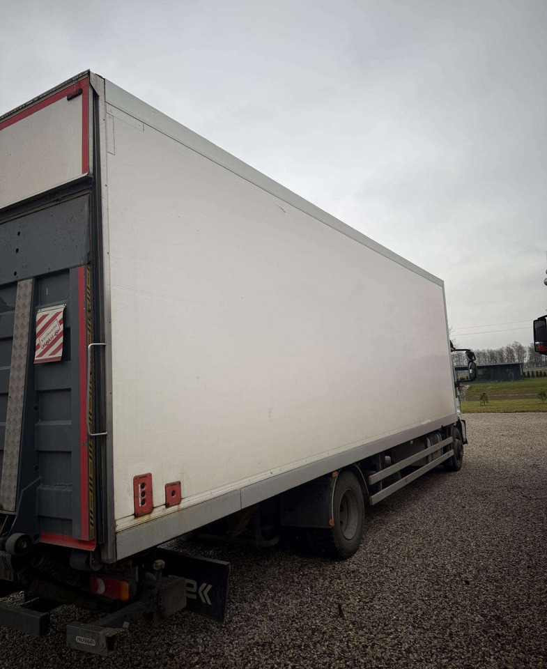 Volvo Kėbulas - Kravas automašīna ar slēgto virsbūvi: foto 4 Volvo Kėbulas - Kravas automašīna ar slēgto virsbūvi: foto 4