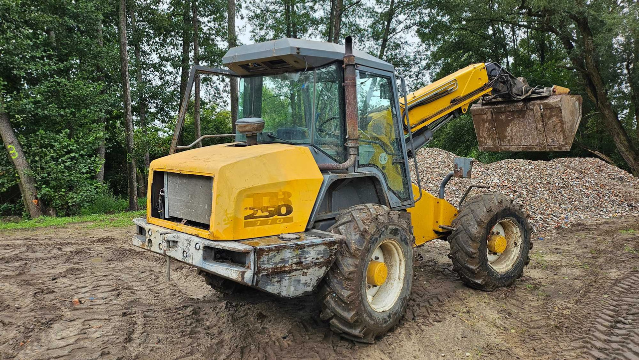 Ładowarka teleskopowa MATBRO TR250-110 Powershift jcb - Teleskopiskais riteņu iekrāvējs: foto 2 Ładowarka teleskopowa MATBRO TR250-110 Powershift jcb - Teleskopiskais riteņu iekrāvējs: foto 2