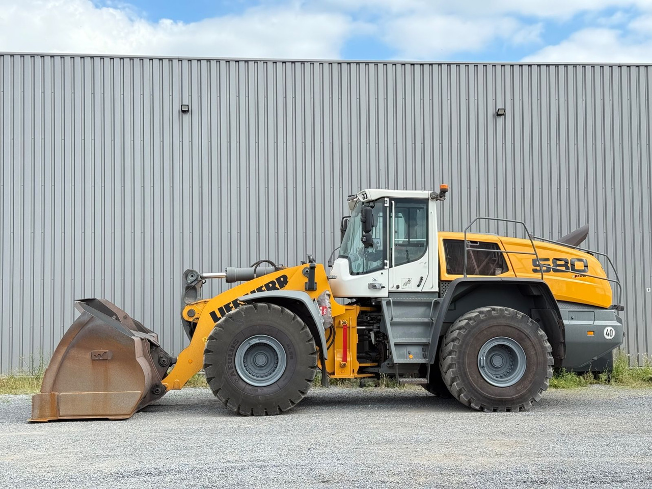 Liebherr L580 X Power - Riteņu iekrāvējs: foto 1 Liebherr L580 X Power - Riteņu iekrāvējs: foto 1