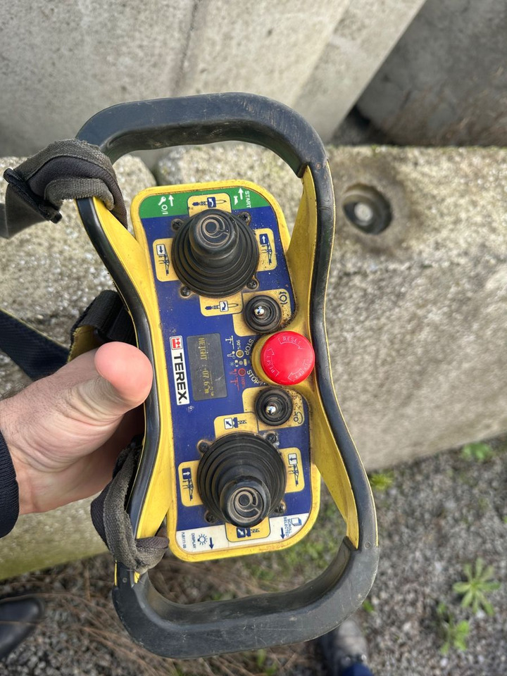 Terex COMEDIL CTT162-8 RADIO FUNK+LIFT GEDATOP ZUSTAND - Torņa celtnis: foto 4 Terex COMEDIL CTT162-8 RADIO FUNK+LIFT GEDATOP ZUSTAND - Torņa celtnis: foto 4