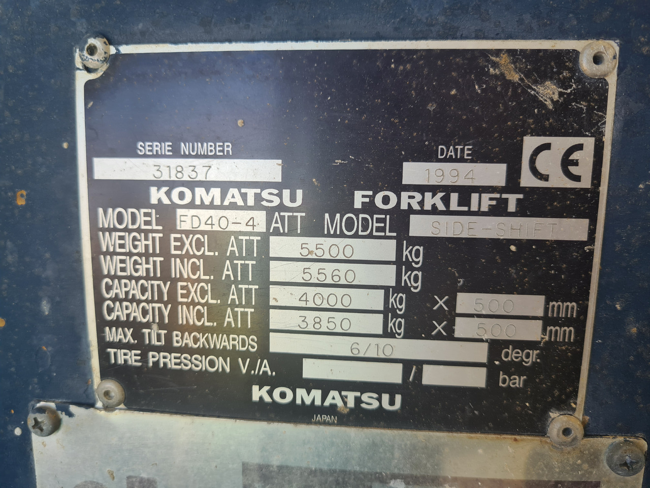 KOMATSU FD40-4 - Iekraušanas tehnika: foto 1 KOMATSU FD40-4 - Iekraušanas tehnika: foto 1