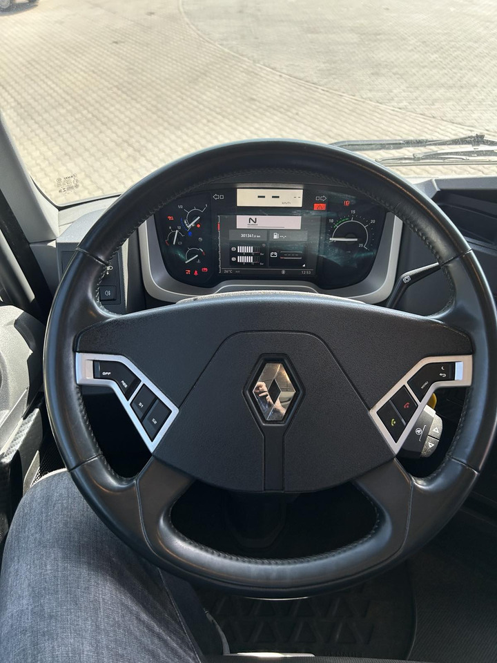 Vilcējs Renault T520: foto 11