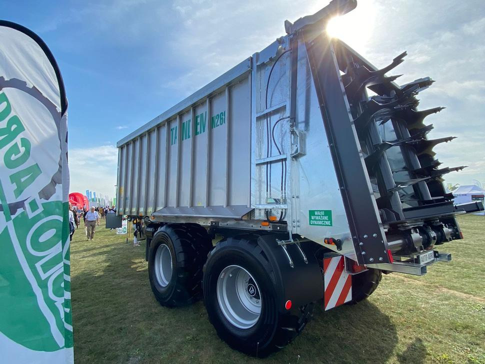 Auto-Agro Miststreuer / Manure spreader / Epandeur à fumier / Rimorchio spandiconcime / Разбрасыватель органических удобрений / Rozrzutnik obornika Tandem N268 - Organisko mēslu izkliedētājs: foto 2 Auto-Agro Miststreuer / Manure spreader / Epandeur à fumier / Rimorchio spandiconcime / Разбрасыватель органических удобрений / Rozrzutnik obornika Tandem N268 - Organisko mēslu izkliedētājs: foto 2