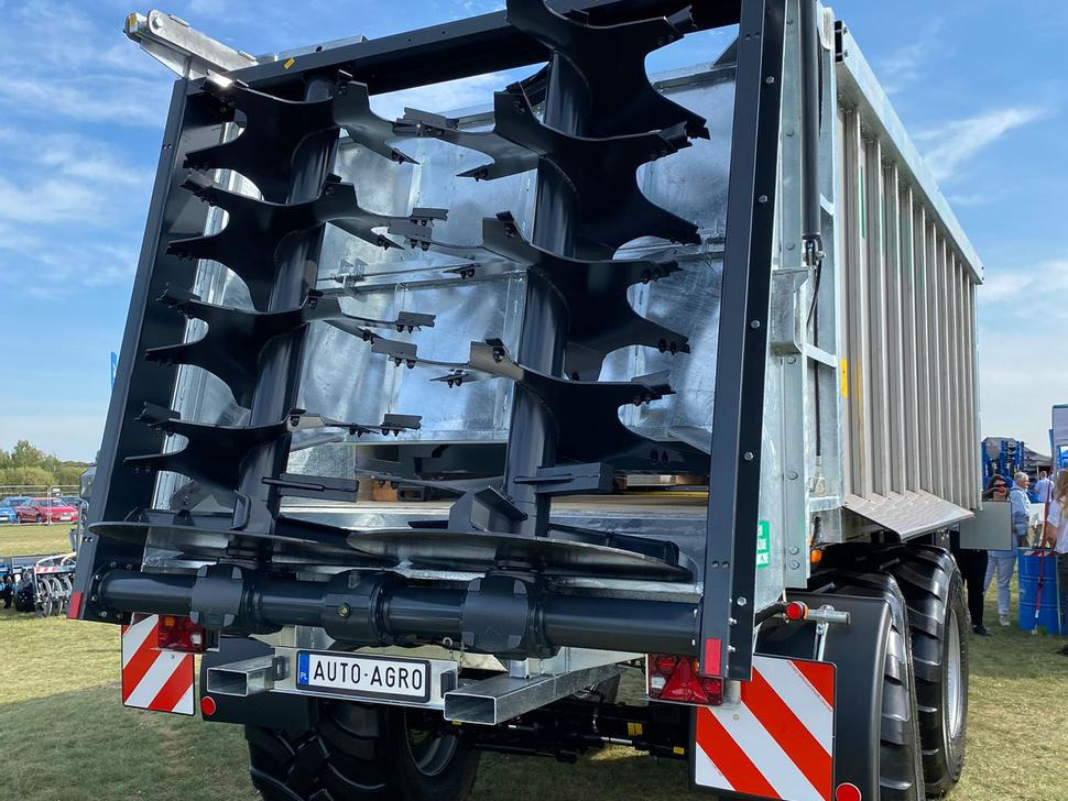 Auto-Agro Miststreuer / Manure spreader / Epandeur à fumier / Rimorchio spandiconcime / Разбрасыватель органических удобрений / Rozrzutnik obornika Tandem N268 - Organisko mēslu izkliedētājs: foto 4 Auto-Agro Miststreuer / Manure spreader / Epandeur à fumier / Rimorchio spandiconcime / Разбрасыватель органических удобрений / Rozrzutnik obornika Tandem N268 - Organisko mēslu izkliedētājs: foto 4