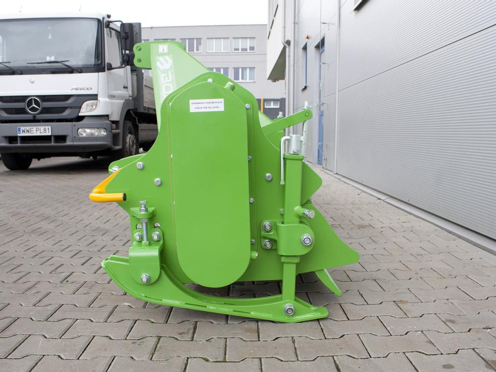 Bomet Bodenfräsen / Rotary tiller / Rotavator / Vangatrice / Desgarrador / Роторный культиватор / Glebogryzarka 3 m - Zemes frēze: foto 5 Bomet Bodenfräsen / Rotary tiller / Rotavator / Vangatrice / Desgarrador / Роторный культиватор / Glebogryzarka 3 m - Zemes frēze: foto 5