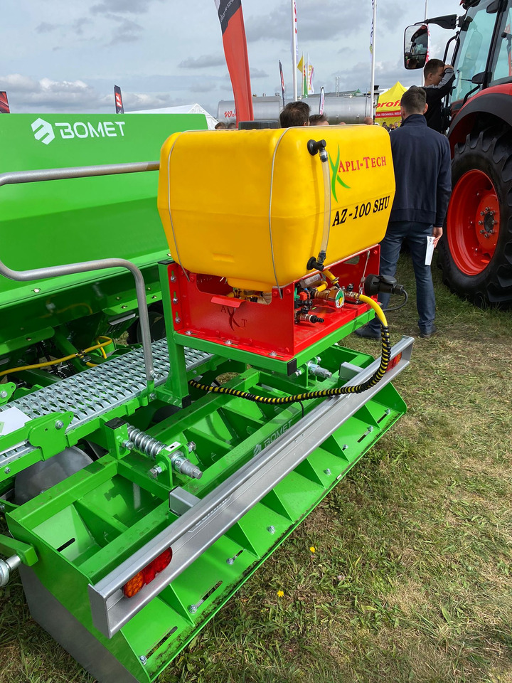Bomet Kartoffelpflanzmaschine / Potato planter / Planteuse de pomme de terre / Piantapatate / Sadzarka ziemniaków - Kartupeļu stādāmā mašīna: foto 3 Bomet Kartoffelpflanzmaschine / Potato planter / Planteuse de pomme de terre / Piantapatate / Sadzarka ziemniaków - Kartupeļu stādāmā mašīna: foto 3