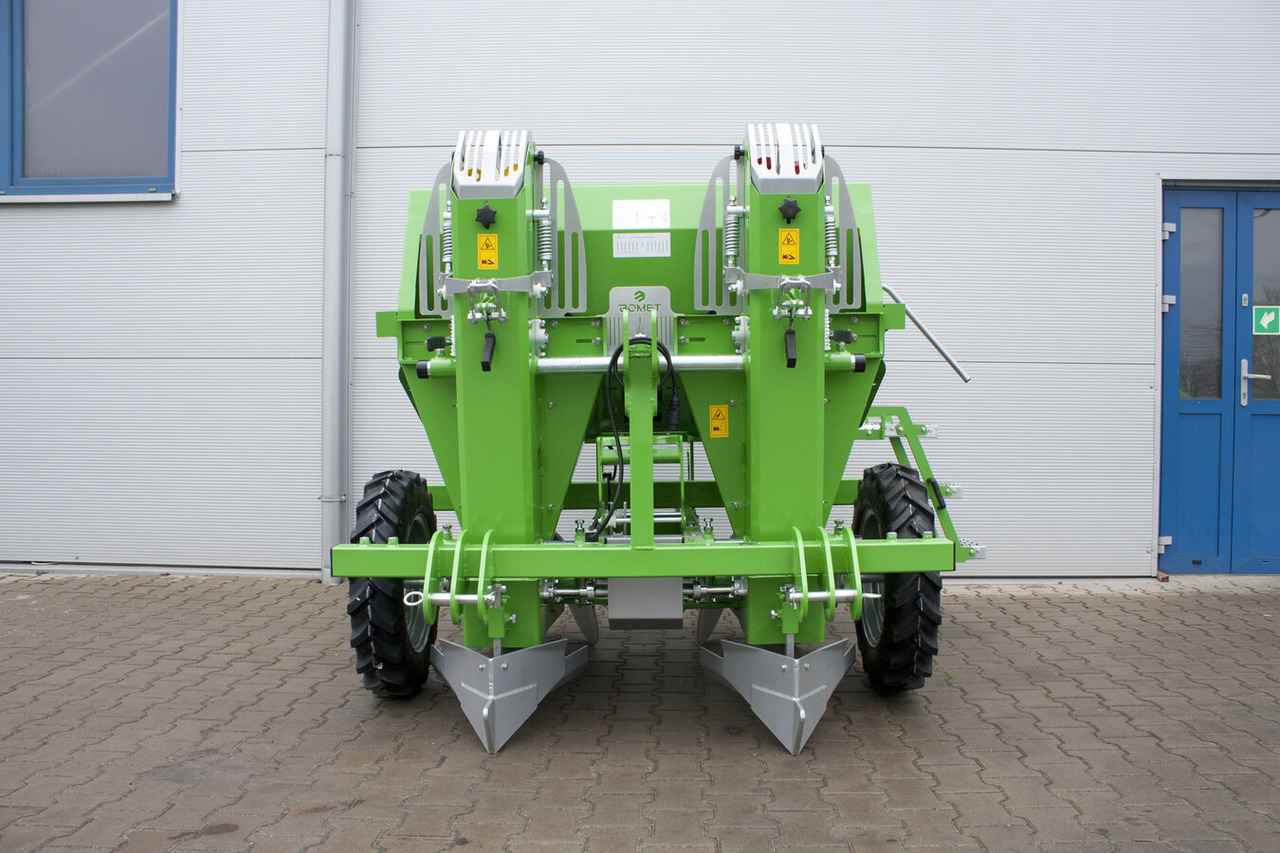 Bomet Kartoffelpflanzmaschine / Potato planter / Planteuse de pomme de terre / Piantapatate / Sadzarka ziemniaków - Kartupeļu stādāmā mašīna: foto 4 Bomet Kartoffelpflanzmaschine / Potato planter / Planteuse de pomme de terre / Piantapatate / Sadzarka ziemniaków - Kartupeļu stādāmā mašīna: foto 4