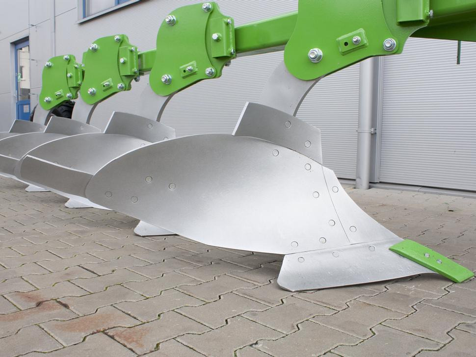 Bomet Pflüge / Single-beam plow / Charrue mono-poutre / Aratro / Плуг / Pług jednobelkowy Libra 3+1 - Arkls: foto 4 Bomet Pflüge / Single-beam plow / Charrue mono-poutre / Aratro / Плуг / Pług jednobelkowy Libra 3+1 - Arkls: foto 4