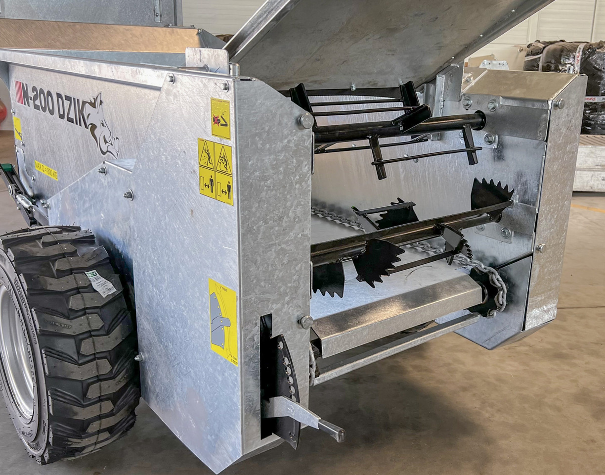 Cynkomet Miststreuer / Manure spreader / Epandeur à fumier N-200 DZIK - Organisko mēslu izkliedētājs: foto 5 Cynkomet Miststreuer / Manure spreader / Epandeur à fumier N-200 DZIK - Organisko mēslu izkliedētājs: foto 5