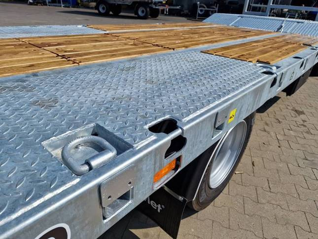 Cynkomet Plattformauflieger / Trailer / Remorque / Rimorchio a piattaforma / Remolque de plataforma / Прицеп для перевозки техники / Przyczepa maszynowa RM-240 18 t - Lauksaimniecības piekabe-platforma: foto 5 Cynkomet Plattformauflieger / Trailer / Remorque / Rimorchio a piattaforma / Remolque de plataforma / Прицеп для перевозки техники / Przyczepa maszynowa RM-240 18 t - Lauksaimniecības piekabe-platforma: foto 5