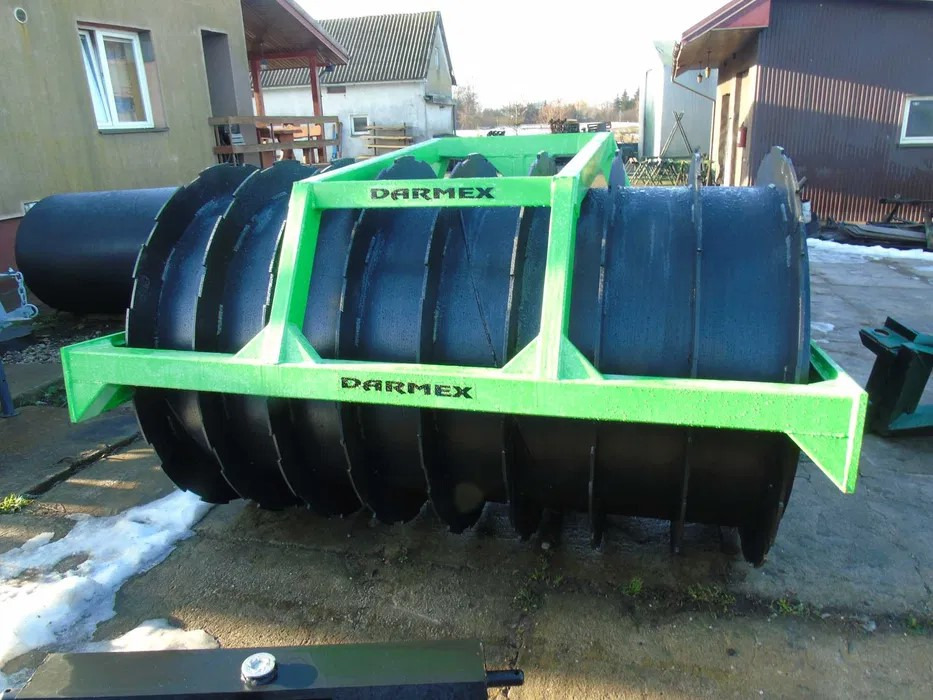 Darmex Silowalze / Silage compaction roller / Rouleau de l’ensilage / Rullo /Rodillo / Wał do gniecenia pryzm 2,2 m - Lauka veltnis: foto 3 Darmex Silowalze / Silage compaction roller / Rouleau de l’ensilage / Rullo /Rodillo / Wał do gniecenia pryzm 2,2 m - Lauka veltnis: foto 3