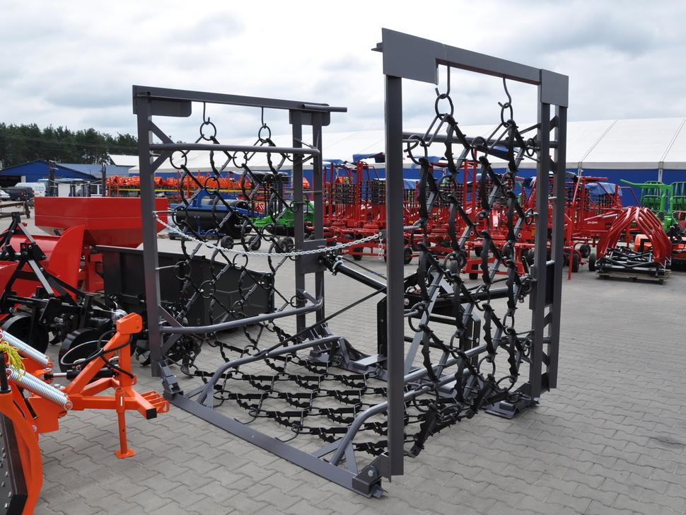 METAL-TECHNIK Wiesenegge / Meadow harrow / Herse de prairie / Strigliatrice / Полевая волокуша / Włóka łąkowa 8 m - Pļavu ecēšā: foto 1 METAL-TECHNIK Wiesenegge / Meadow harrow / Herse de prairie / Strigliatrice / Полевая волокуша / Włóka łąkowa 8 m - Pļavu ecēšā: foto 1