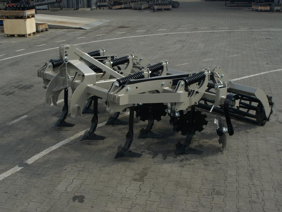 ROLEX Flügelschargrubber / Stubble cultivator / Dechaumeur à dents / Aratri stoppiatori / Стерневой культиватор / Agregat podorywkowy 3 m - Kultivators: foto 2 ROLEX Flügelschargrubber / Stubble cultivator / Dechaumeur à dents / Aratri stoppiatori / Стерневой культиватор / Agregat podorywkowy 3 m - Kultivators: foto 2