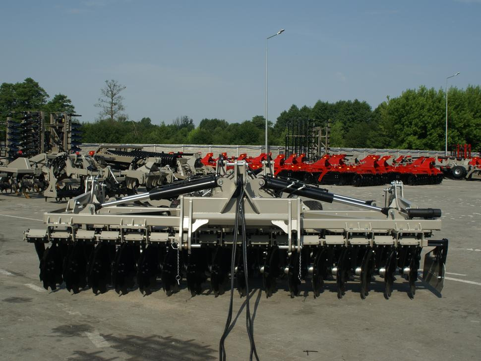 Jaunā Disku ecēša ROLEX Hydraulische Scheibenegge / Hydraulic discs harrow / Dechaumeur à disques / Erpice a dischi / Дисковая гидравлическая борона тип лёгкий с тележкой / Brona talerzowa hydraulicznie składana lekka: foto 10 Jaunā Disku ecēša ROLEX Hydraulische Scheibenegge / Hydraulic discs harrow / Dechaumeur à disques / Erpice a dischi / Дисковая гидравлическая борона тип лёгкий с тележкой / Brona talerzowa hydraulicznie składana lekka: foto 10